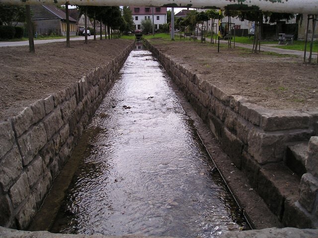 Cleaning and treatment of ponds